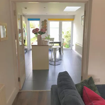 Spacious 3 Bed Townhouse In 12 アパート