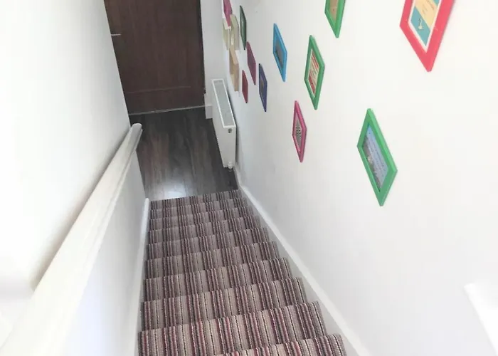 Spacious 3 Bed Townhouse In 12 *