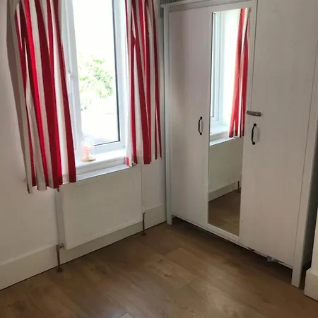 Apartman Spacious 3 Bed Townhouse In 12