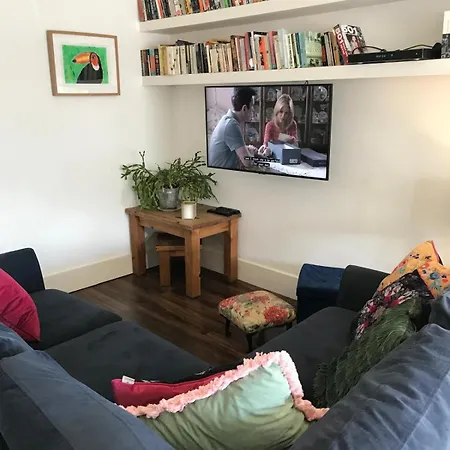 Spacious 3 Bed Townhouse In 12 Dublin