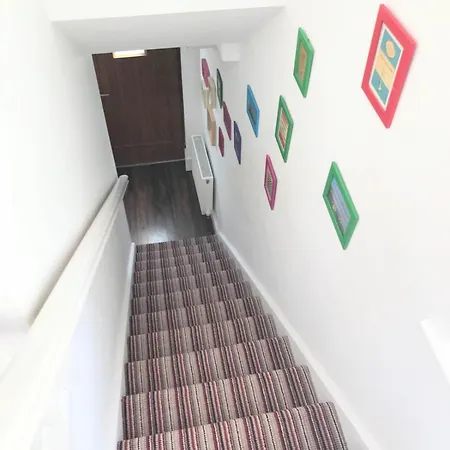 Spacious 3 Bed Townhouse In 12 *