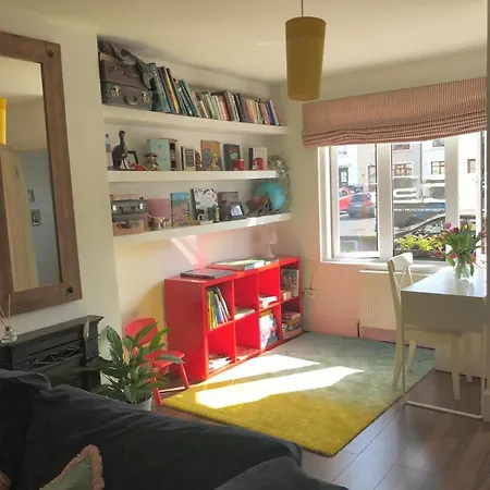 Spacious 3 Bed Townhouse In 12 Dublin