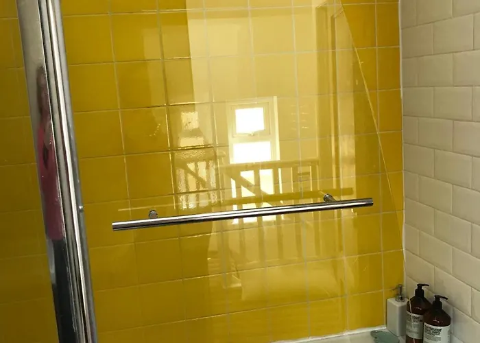 Spacious 3 Bed Townhouse In 12 Appartement Dublin