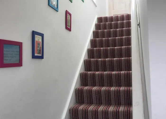 Spacious 3 Bed Townhouse In 12