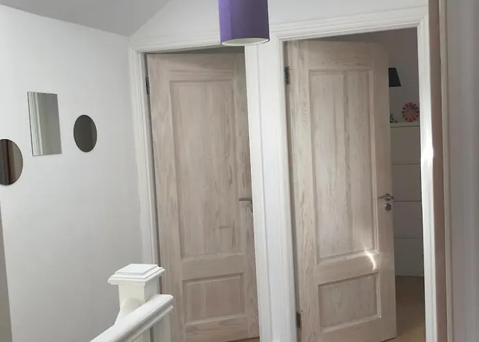 Spacious 3 Bed Townhouse In 12 Appartement