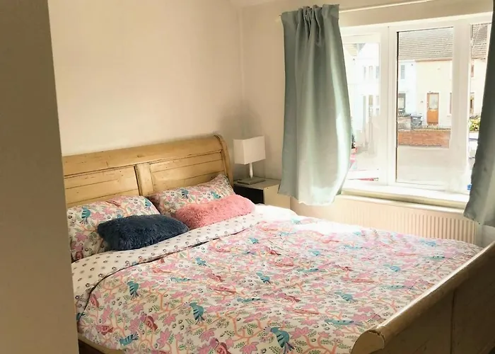 Spacious 3 Bed Townhouse In 12 Appartement Dublin
