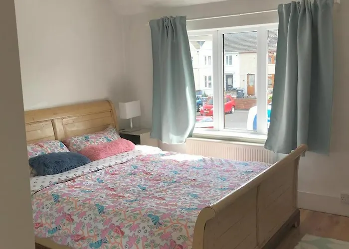 Spacious 3 Bed Townhouse In 12 Appartement