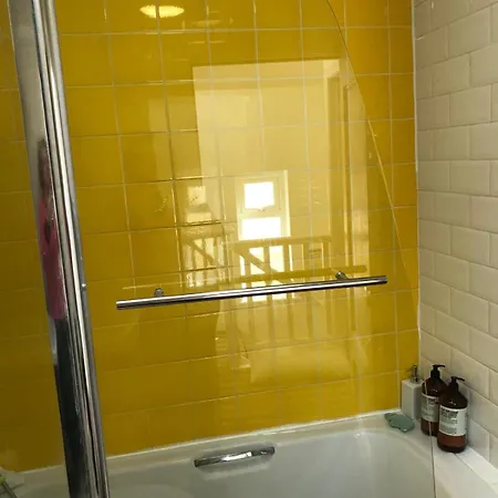 Spacious 3 Bed Townhouse In 12 Appartement Dublin