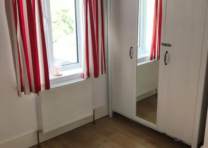 Apartment Spacious 3 Bed Townhouse In 12