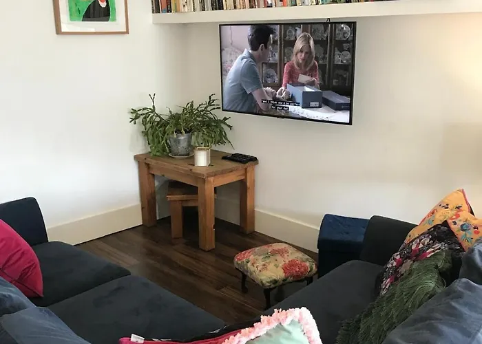 Spacious 3 Bed Townhouse In 12 Dublin