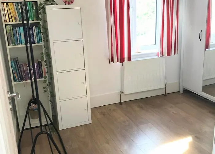 Spacious 3 Bed Townhouse In 12 *