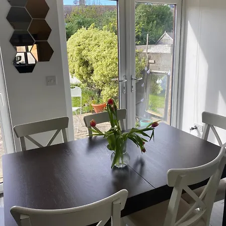 Spacious 3 Bed Townhouse In 12 *