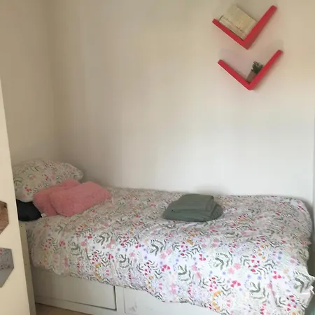 Spacious 3 Bed Townhouse In 12 Apartment *