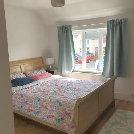 Spacious 3 Bed Townhouse In 12 Apartment