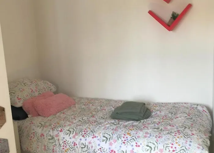 Spacious 3 Bed Townhouse In 12 דירה *